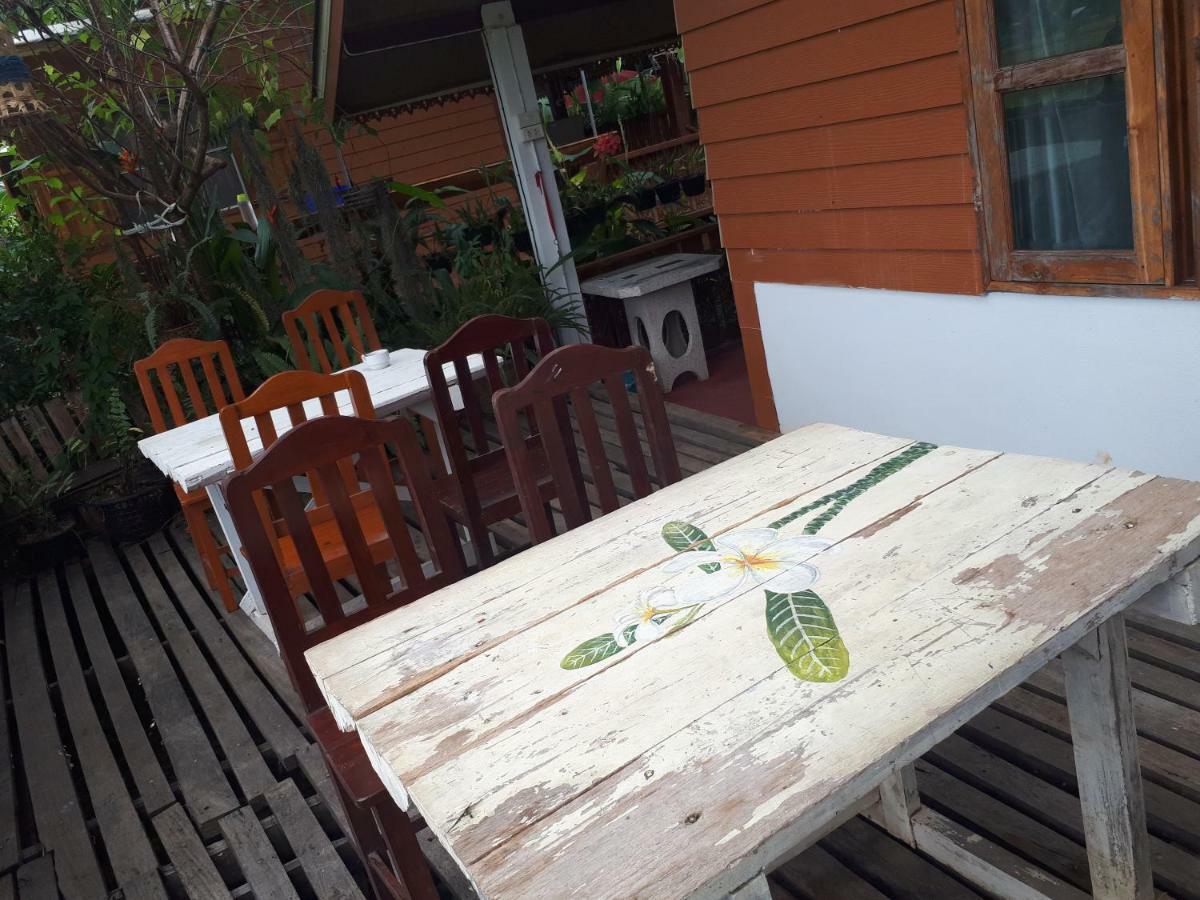Baan Bar Cafe Hotell Mae Chaem Exteriör bild